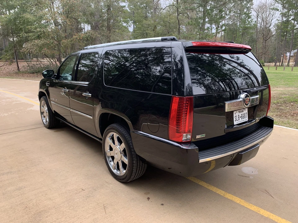 2010 Cadillac Escalade & EXT 3rd Gen - Image 14 of 31