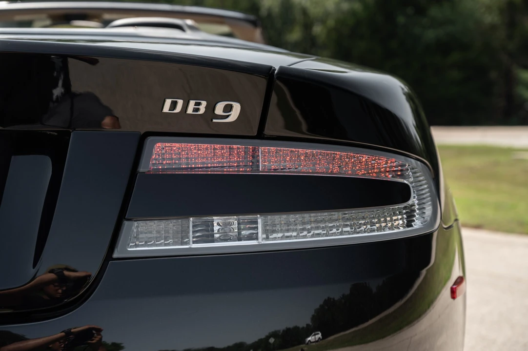2011 Aston Martin DB9 - Image 27 of 31