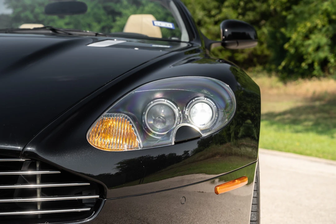 2011 Aston Martin DB9 - Image 19 of 31