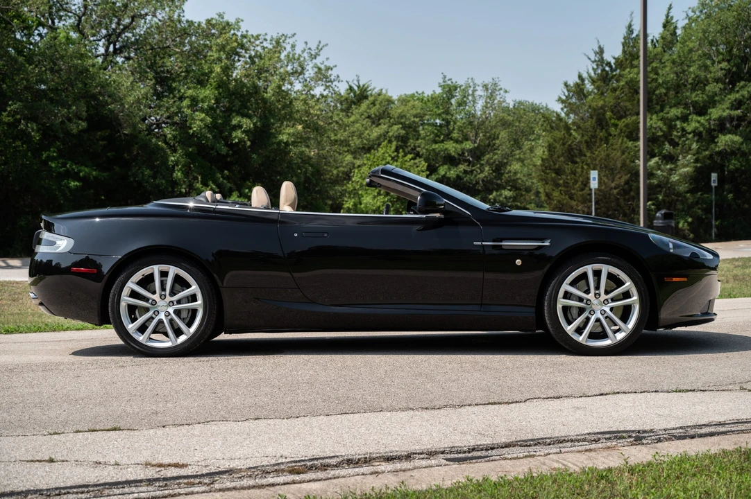 2011 Aston Martin DB9 - Image 15 of 31