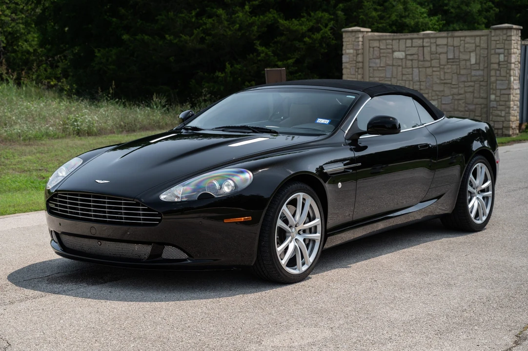 2011 Aston Martin DB9 - Image 2 of 31