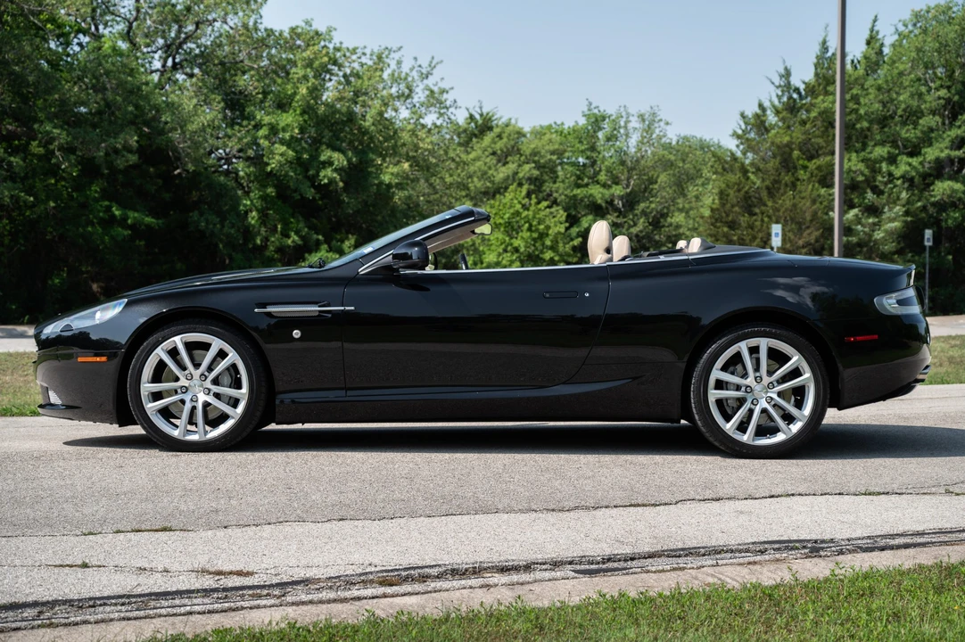 2011 Aston Martin DB9 - Image 11 of 31