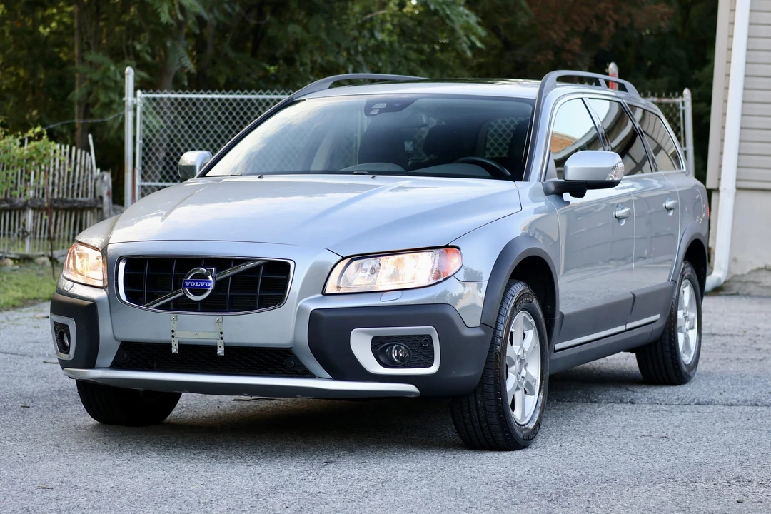 2012 Volvo XC70 3rd Gen - Image 3 of 31