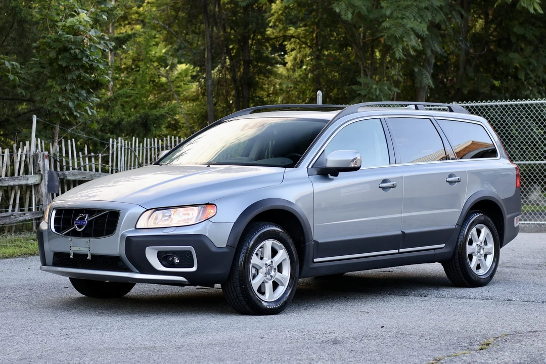 2012 Volvo XC70 3rd Gen - Image 4 of 31