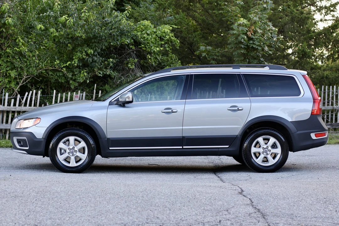2012 Volvo XC70 3rd Gen - Image 6 of 31