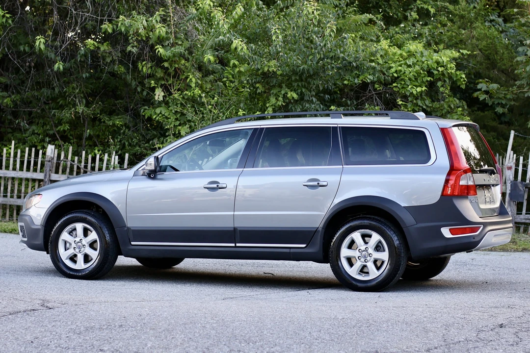 2012 Volvo XC70 3rd Gen - Image 7 of 31
