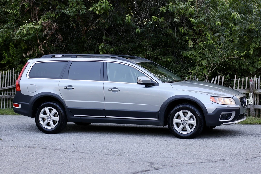 2012 Volvo XC70 3rd Gen - Image 16 of 31