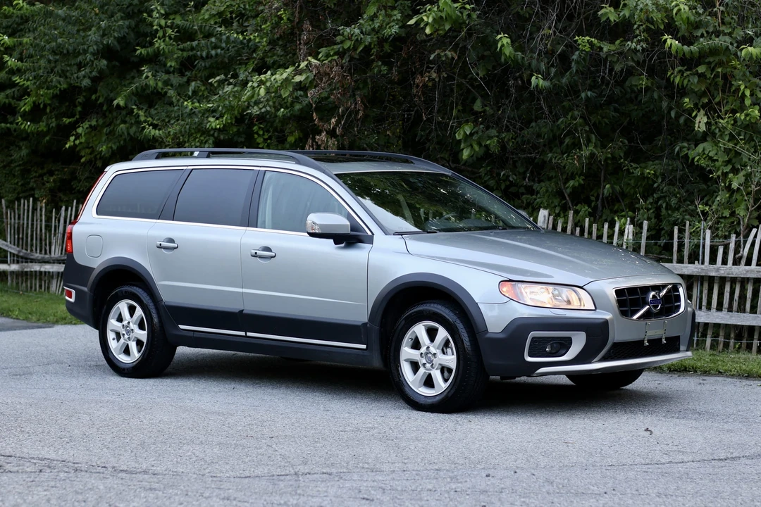 2012 Volvo XC70 3rd Gen - Image 17 of 31