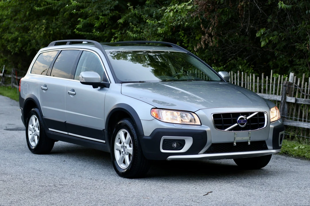 2012 Volvo XC70 3rd Gen - Image 18 of 31