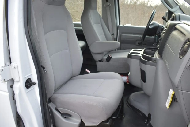 2013 Ford Econoline Van - Image 4 of 8