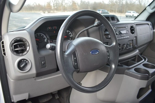 2013 Ford Econoline Van - Image 6 of 8