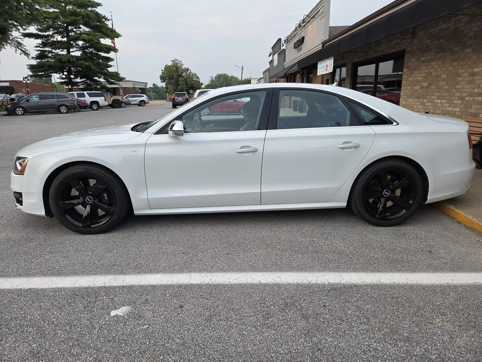 2014 Audi D4 S8 - Image 20 of 31