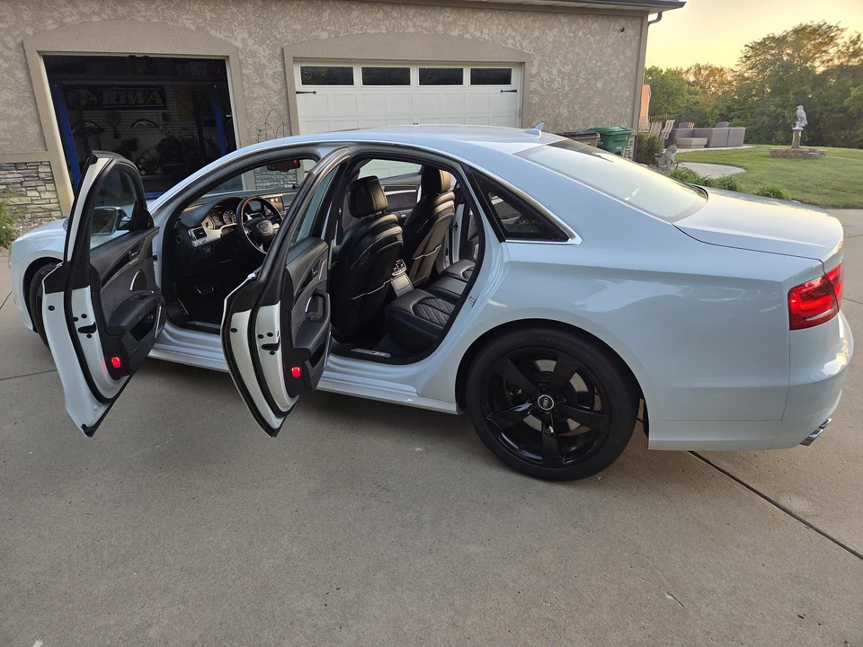2014 Audi D4 S8 - Image 12 of 31