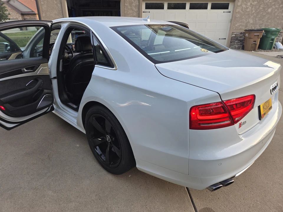 2014 Audi D4 S8 - Image 10 of 31