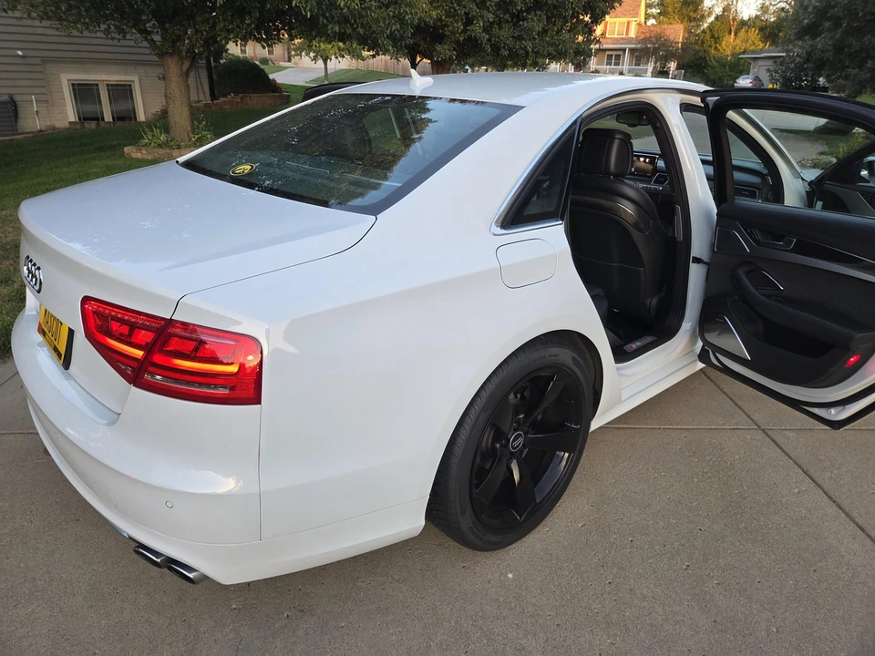 2014 Audi D4 S8 - Image 7 of 31