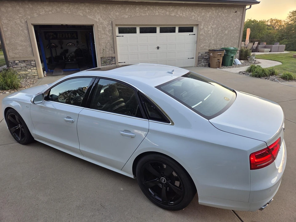 2014 Audi D4 S8 - Image 11 of 31