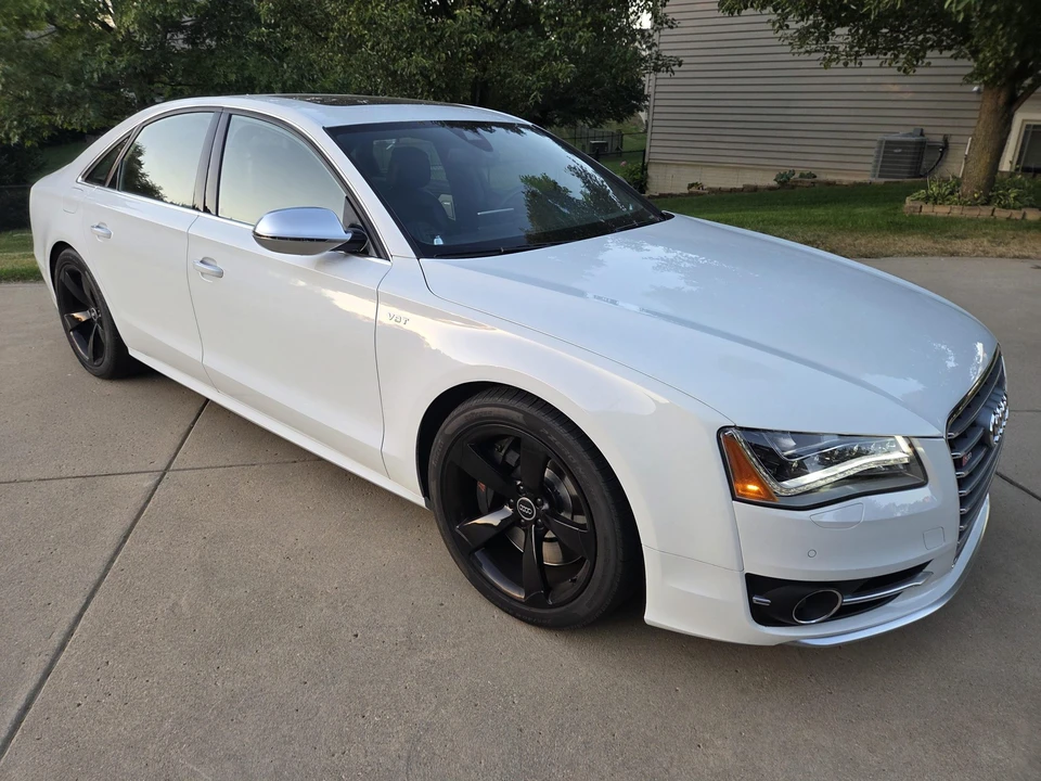 2014 Audi D4 S8 - Image 5 of 31