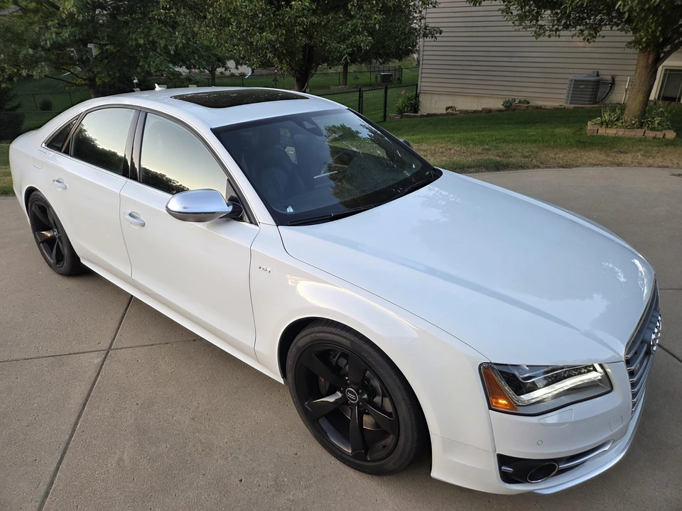 2014 Audi D4 S8 - Image 4 of 31
