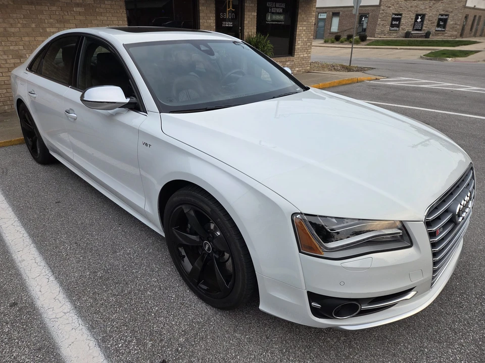 2014 Audi D4 S8 - Image 15 of 31