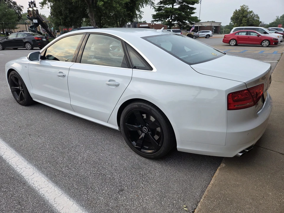 2014 Audi D4 S8 - Image 19 of 31