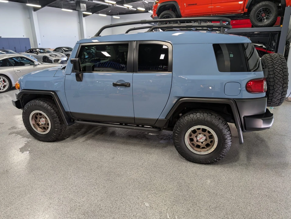 2014 Toyota FJ Cruiser - Image 7 of 31