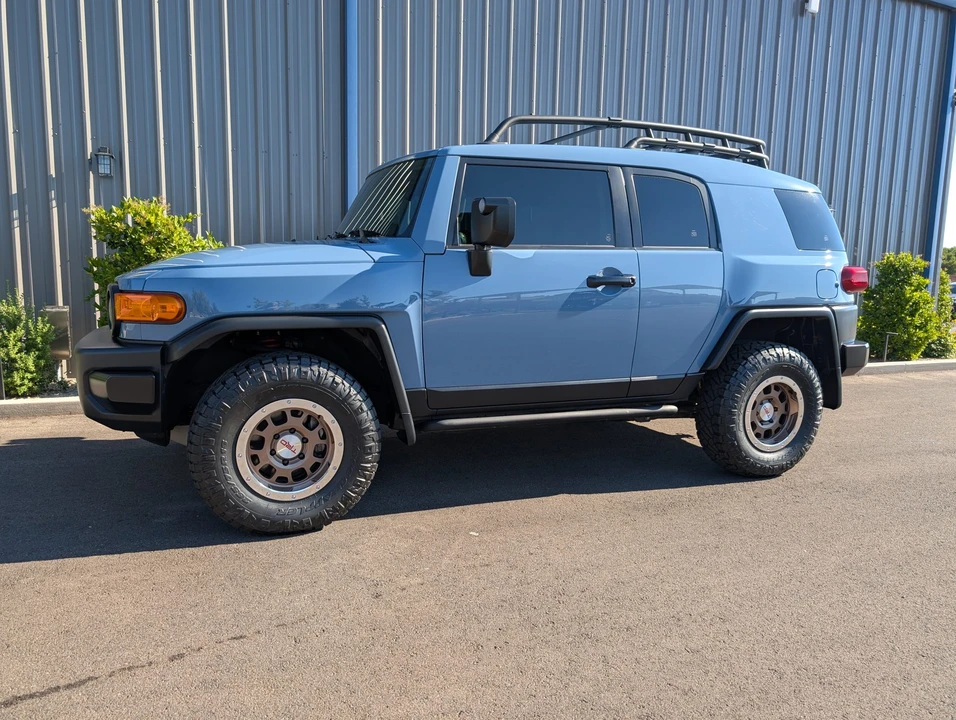 2014 Toyota FJ Cruiser - Image 4 of 31