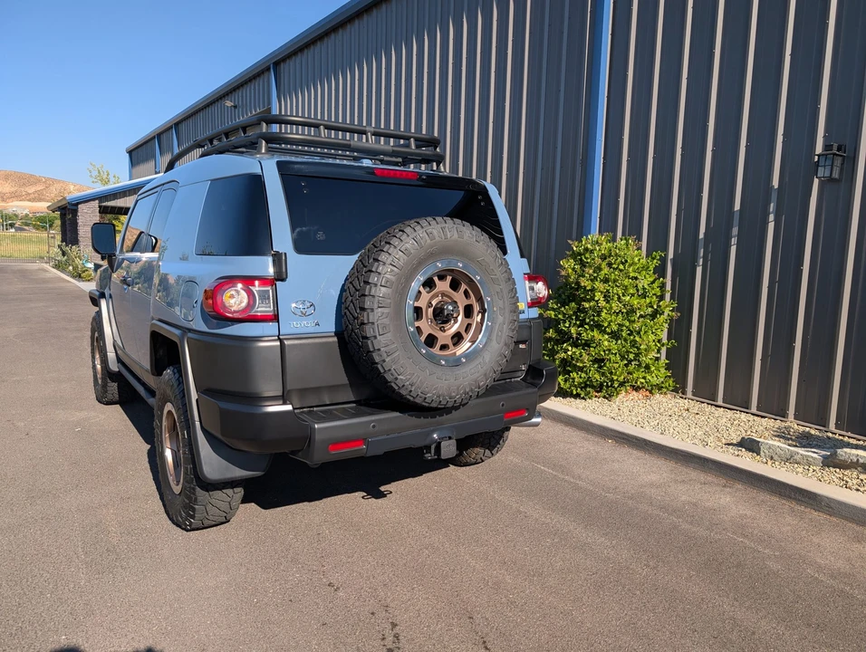 2014 Toyota FJ Cruiser - Image 9 of 31