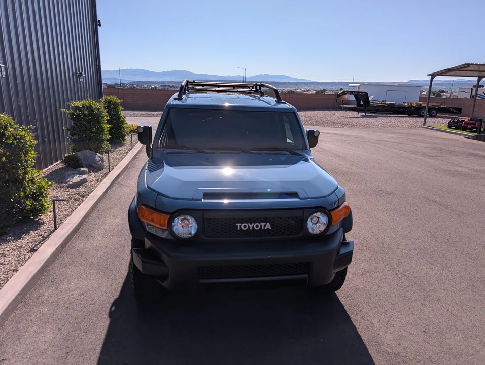 2014 Toyota FJ Cruiser - Image 20 of 31