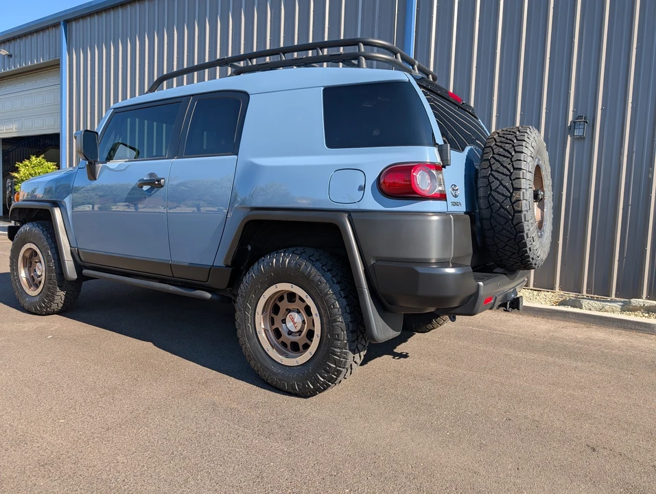2014 Toyota FJ Cruiser - Image 8 of 31