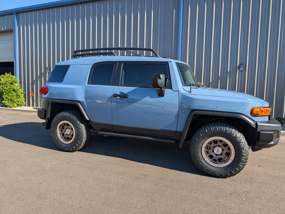 2014 Toyota FJ Cruiser - Image 15 of 31