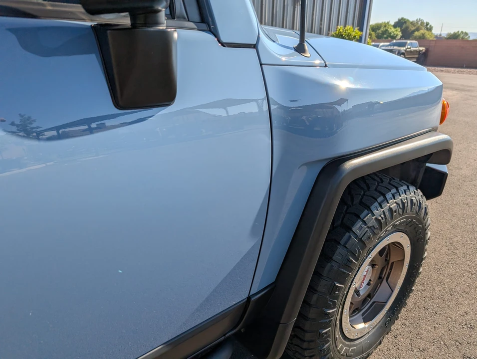 2014 Toyota FJ Cruiser - Image 25 of 31