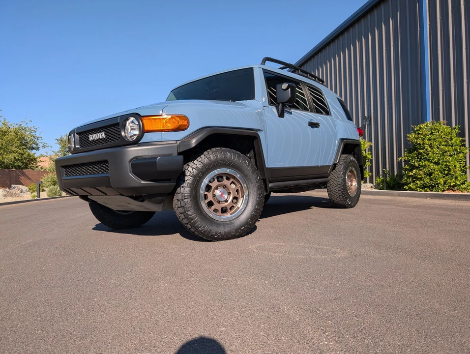 2014 Toyota FJ Cruiser - Image 3 of 31
