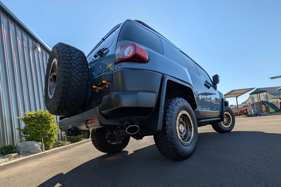 2014 Toyota FJ Cruiser - Image 12 of 31