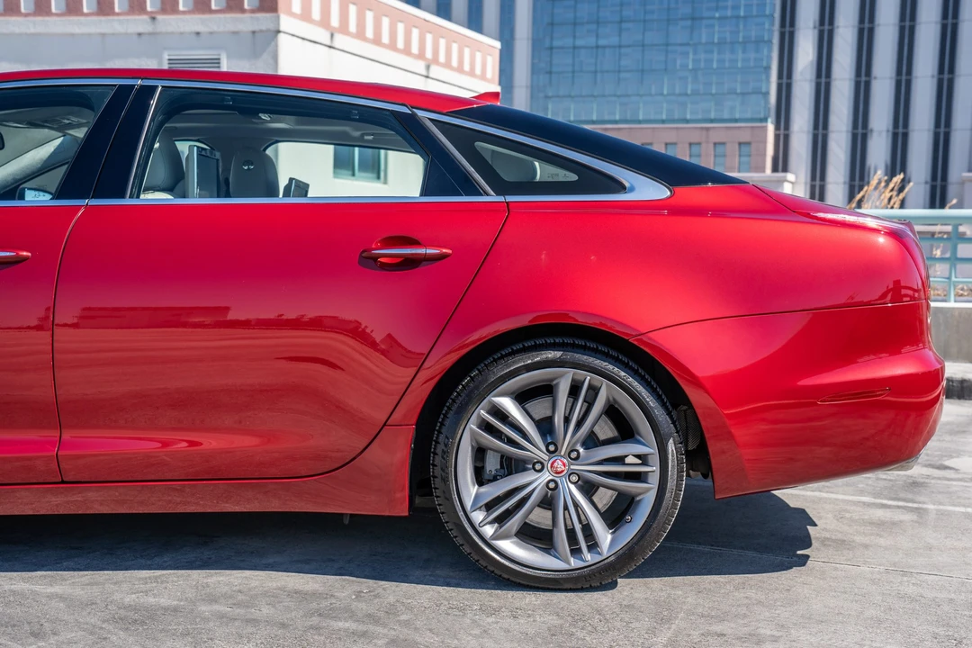 2015 Jaguar X351 XJR - Image 28 of 31