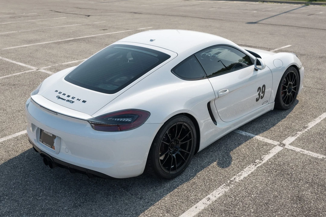 2015 Porsche 981 Cayman GTS - Image 16 of 31