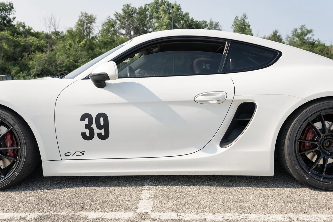 2015 Porsche 981 Cayman GTS - Image 23 of 31