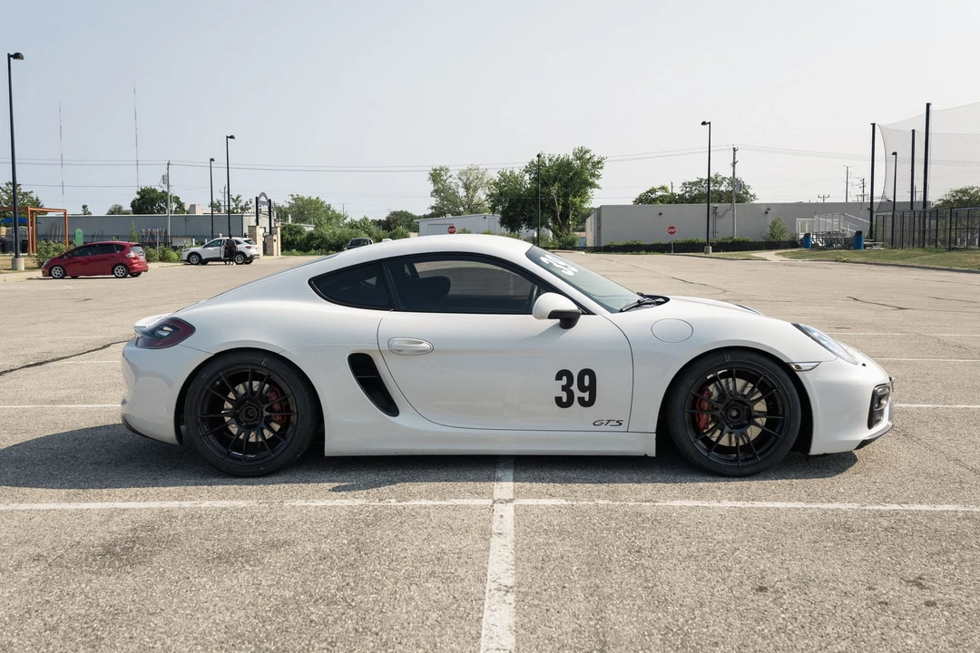2015 Porsche 981 Cayman GTS - Image 9 of 31