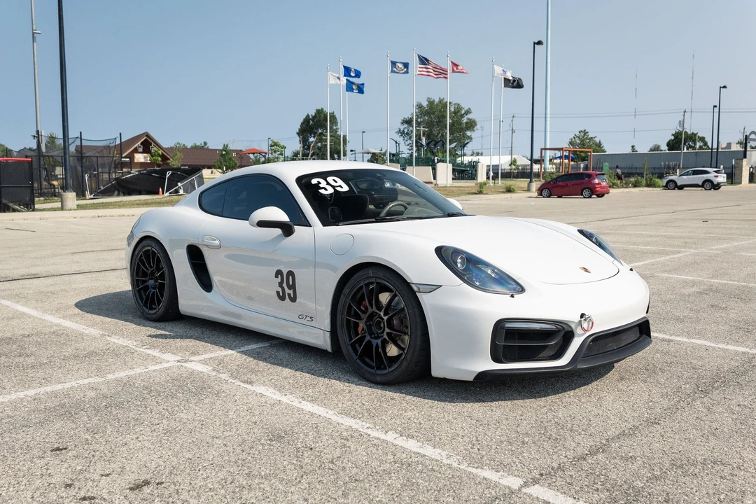2015 Porsche 981 Cayman GTS - Image 8 of 31