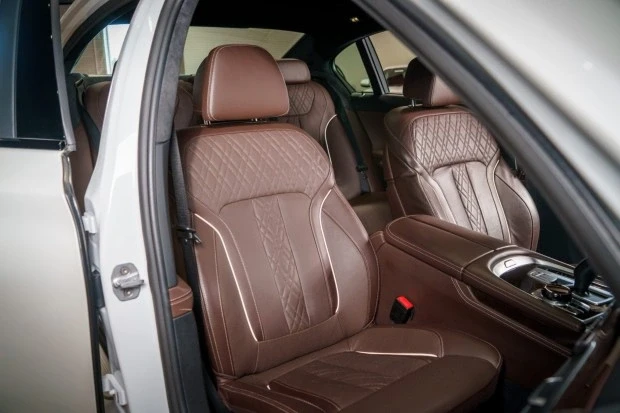 2016 BMW G11/G12 750i & M760i Sedan - Image 4 of 7