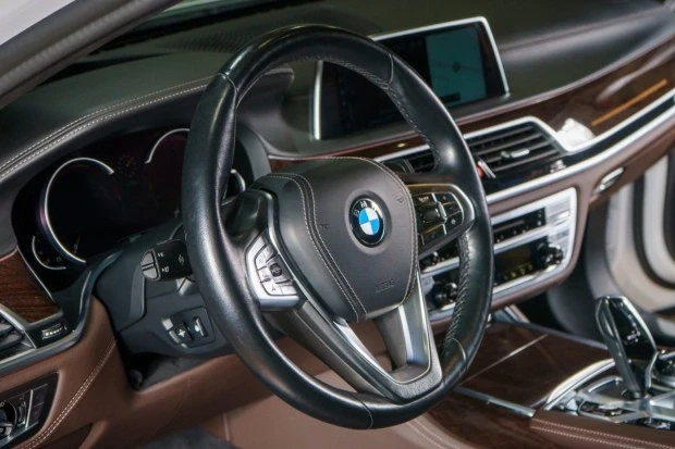 2016 BMW G11/G12 750i & M760i Sedan - Image 5 of 7