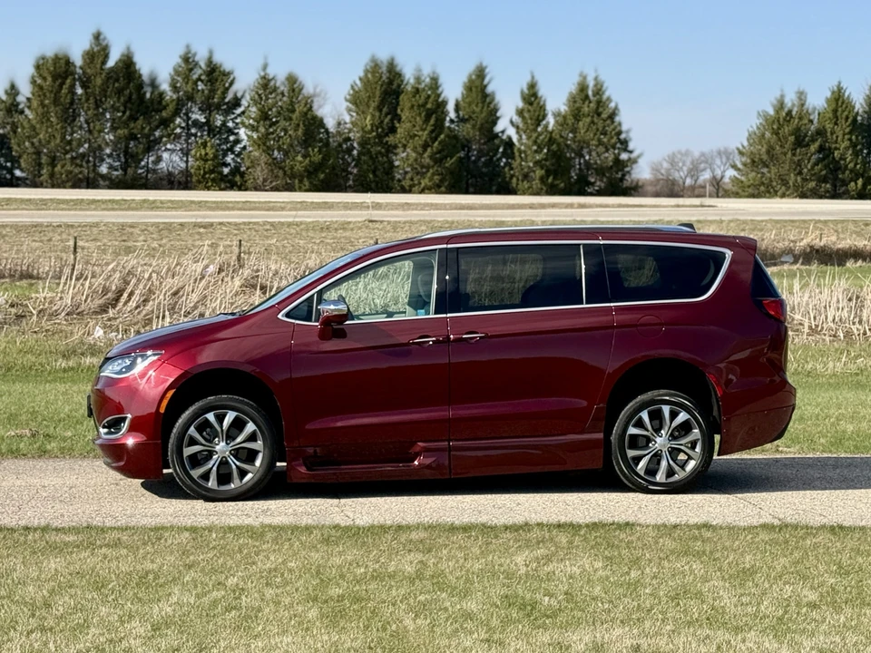 2017 Chrysler - Image 7 of 31