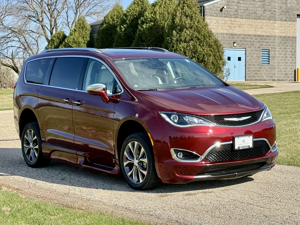 2017 Chrysler - Image 17 of 31
