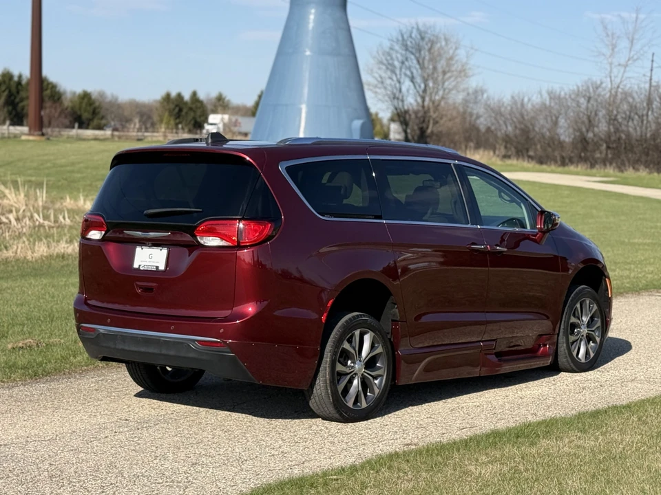2017 Chrysler - Image 11 of 31