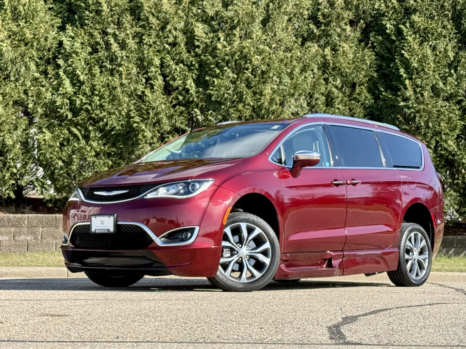 2017 Chrysler - Image 3 of 31