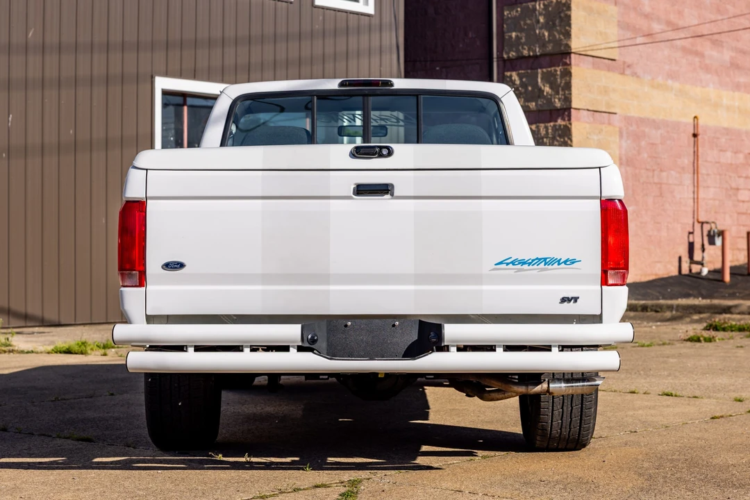 1994 Ford F-150 SVT Lightning 9th Gen - Image 6 of 31