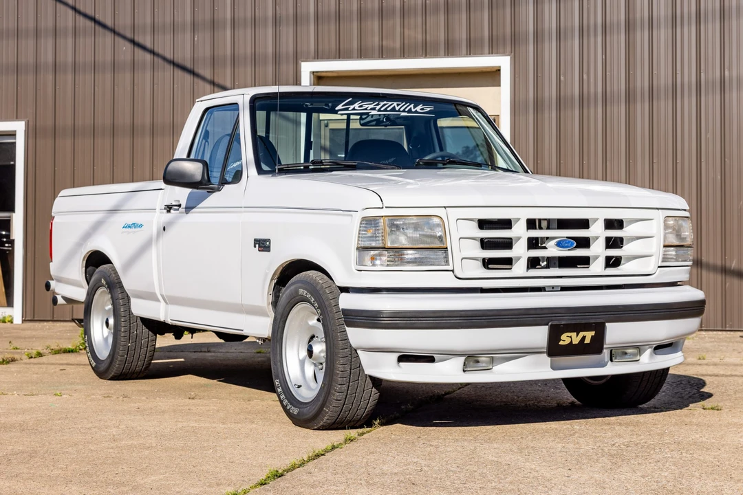 1994 Ford F-150 SVT Lightning 9th Gen - Image 3 of 31