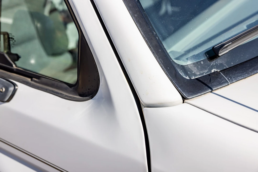 1994 Ford F-150 SVT Lightning 9th Gen - Image 28 of 31