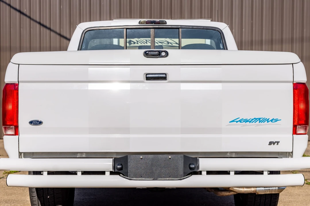 1994 Ford F-150 SVT Lightning 9th Gen - Image 12 of 31