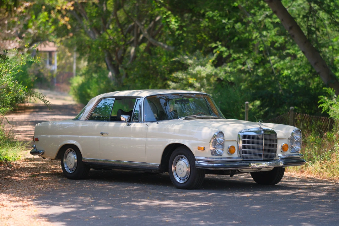 1971 Mercedes-Benz W111 280SE 3.5 Coupe - Image 8 of 31