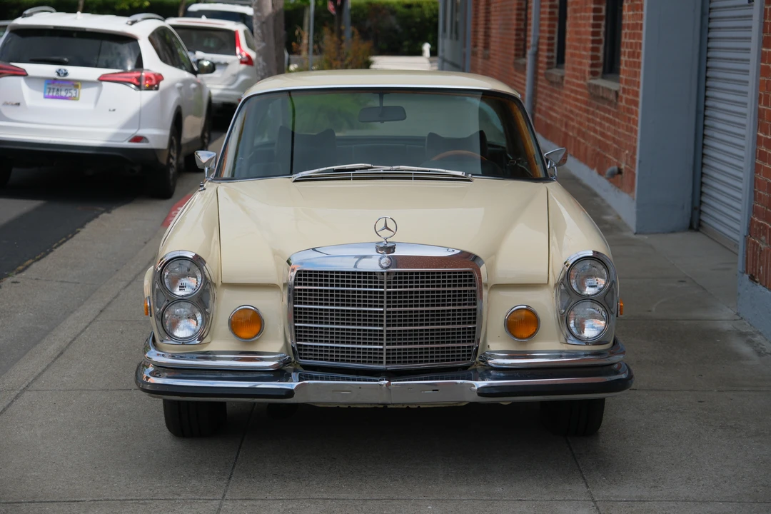 1971 Mercedes-Benz W111 280SE 3.5 Coupe - Image 16 of 31